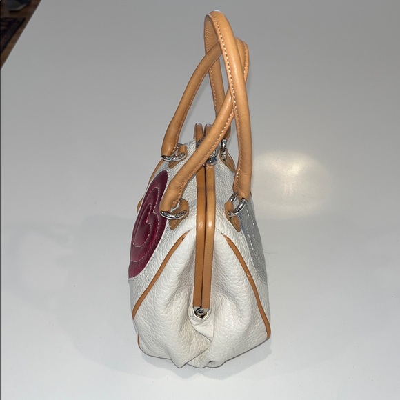 Like New Brighton Mini Heart Leather Kisslock Crossbody Purse (white and pink) - Picture 3 of 16